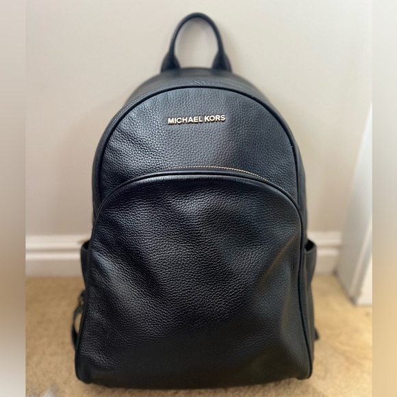 Michael Kors Large Abbey Pebbled Leather Backpack Black with gold hardware - Picture 4 of 14